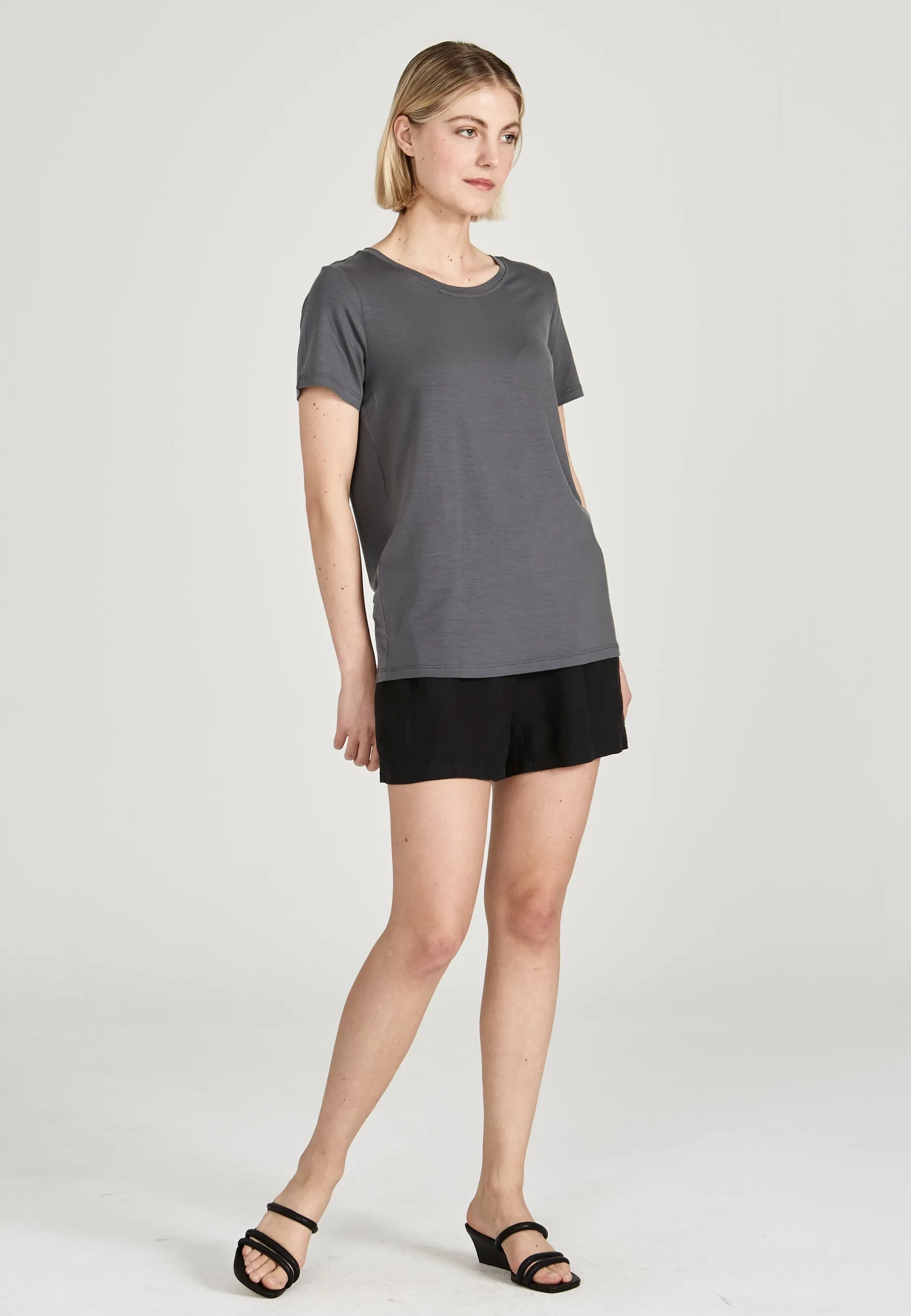 T-shirt LENA in TENCEL™ Lyocell - Shadow Grey (Tencel) Givn Berlin