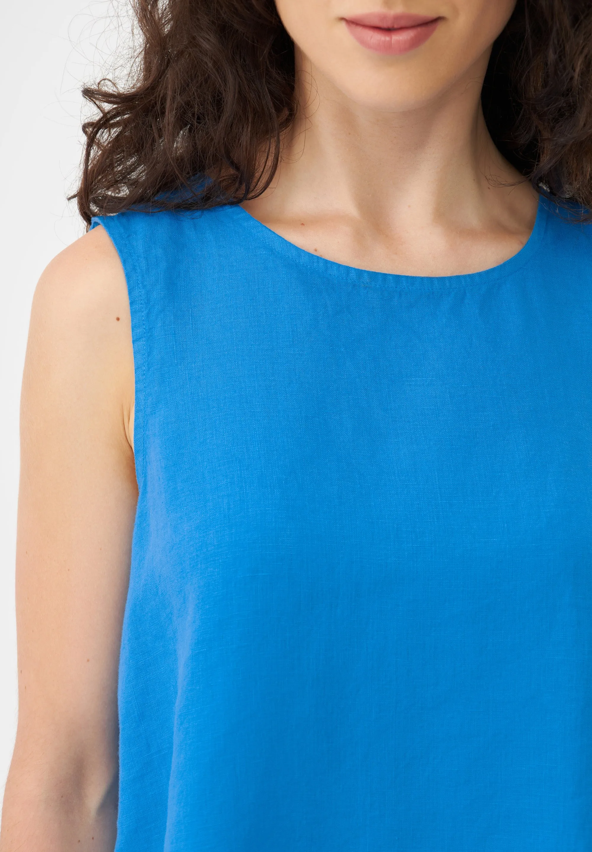 Top GBDOROTHY In Linen With Back Detail - French Blue (Linen) Givn Berlin