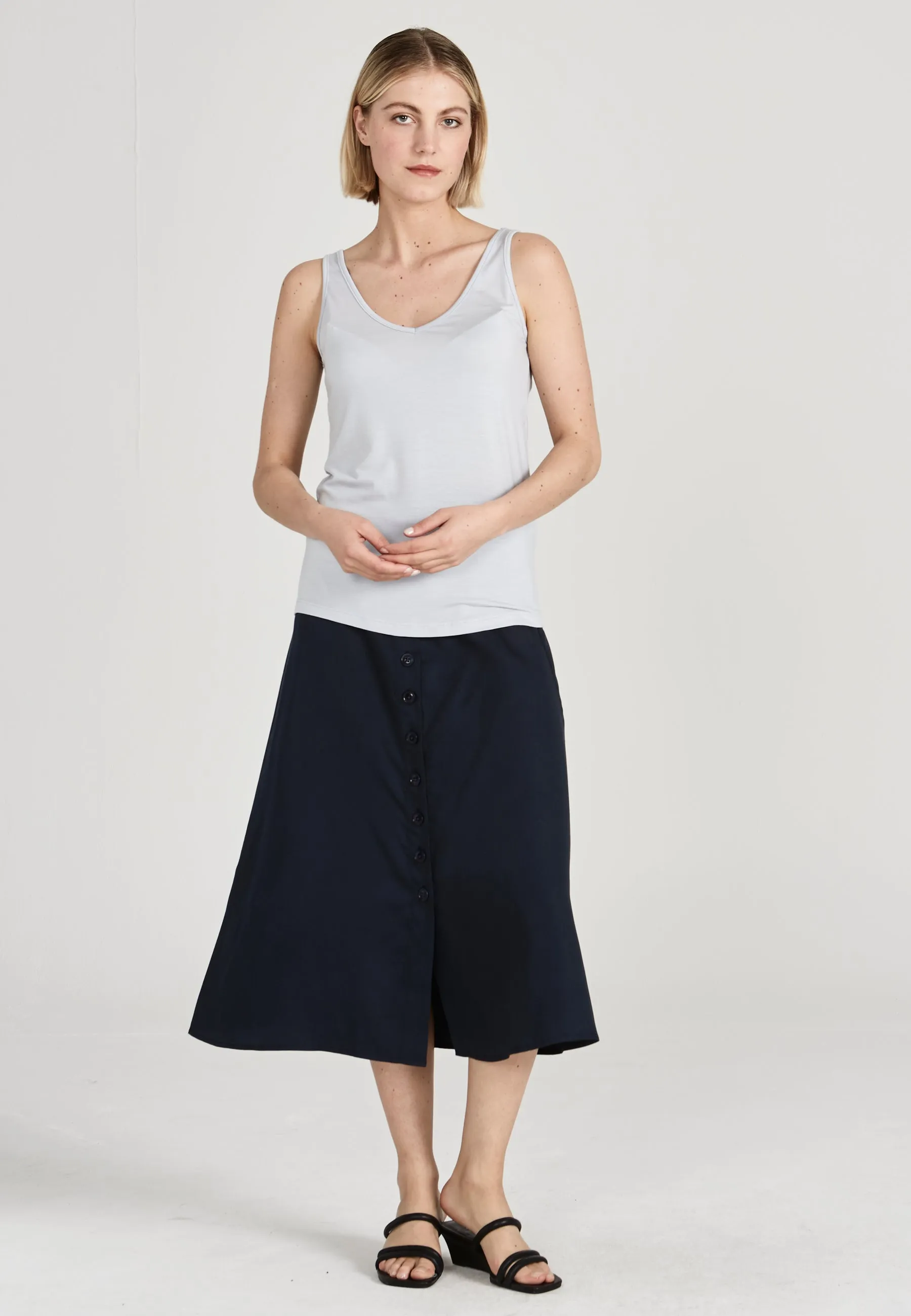 Top VICTORIA in TENCEL™ Lyocell - Misty Blue (Tencel) Givn Berlin