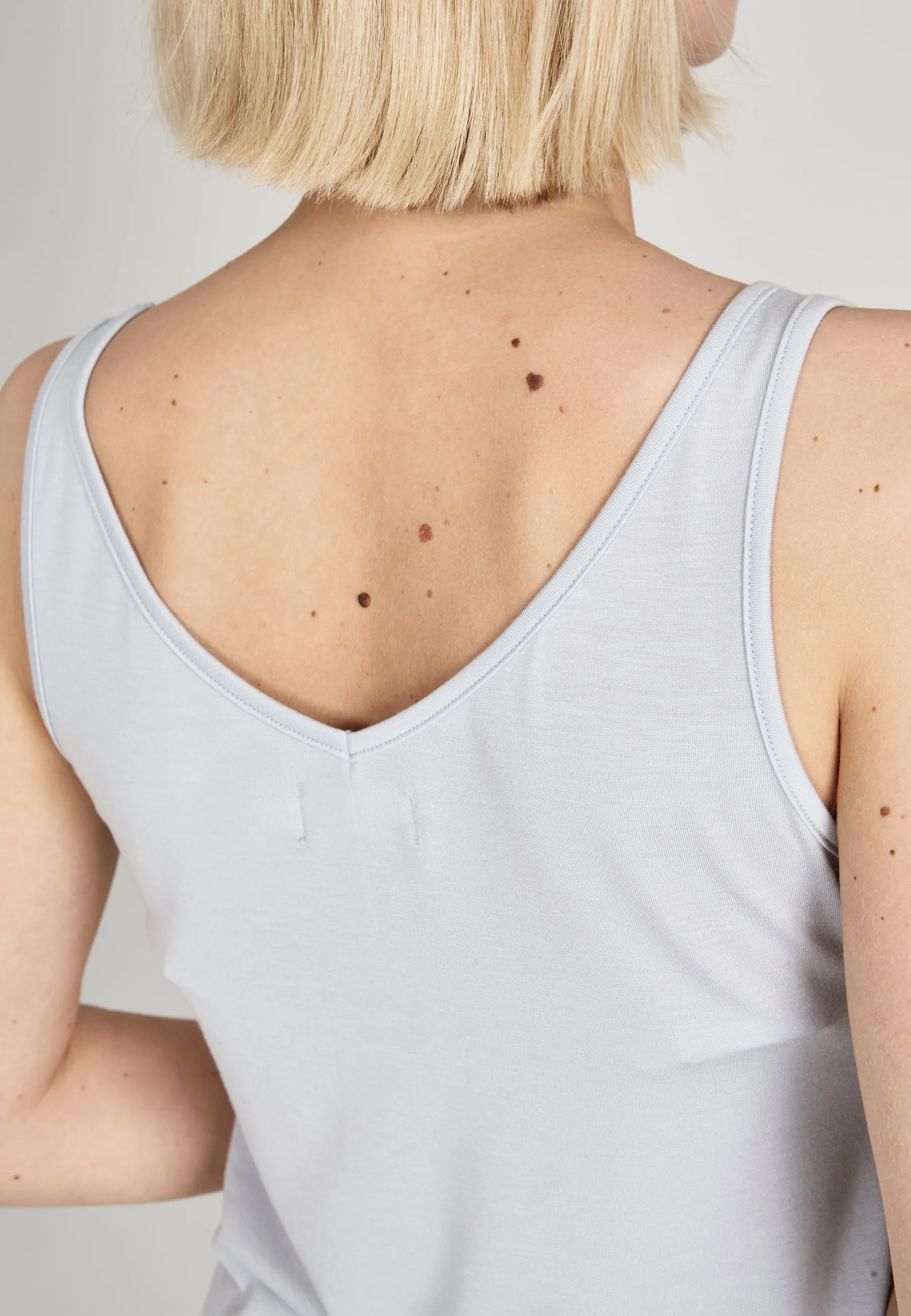 Top VICTORIA in TENCEL™ Lyocell - Misty Blue (Tencel) Givn Berlin