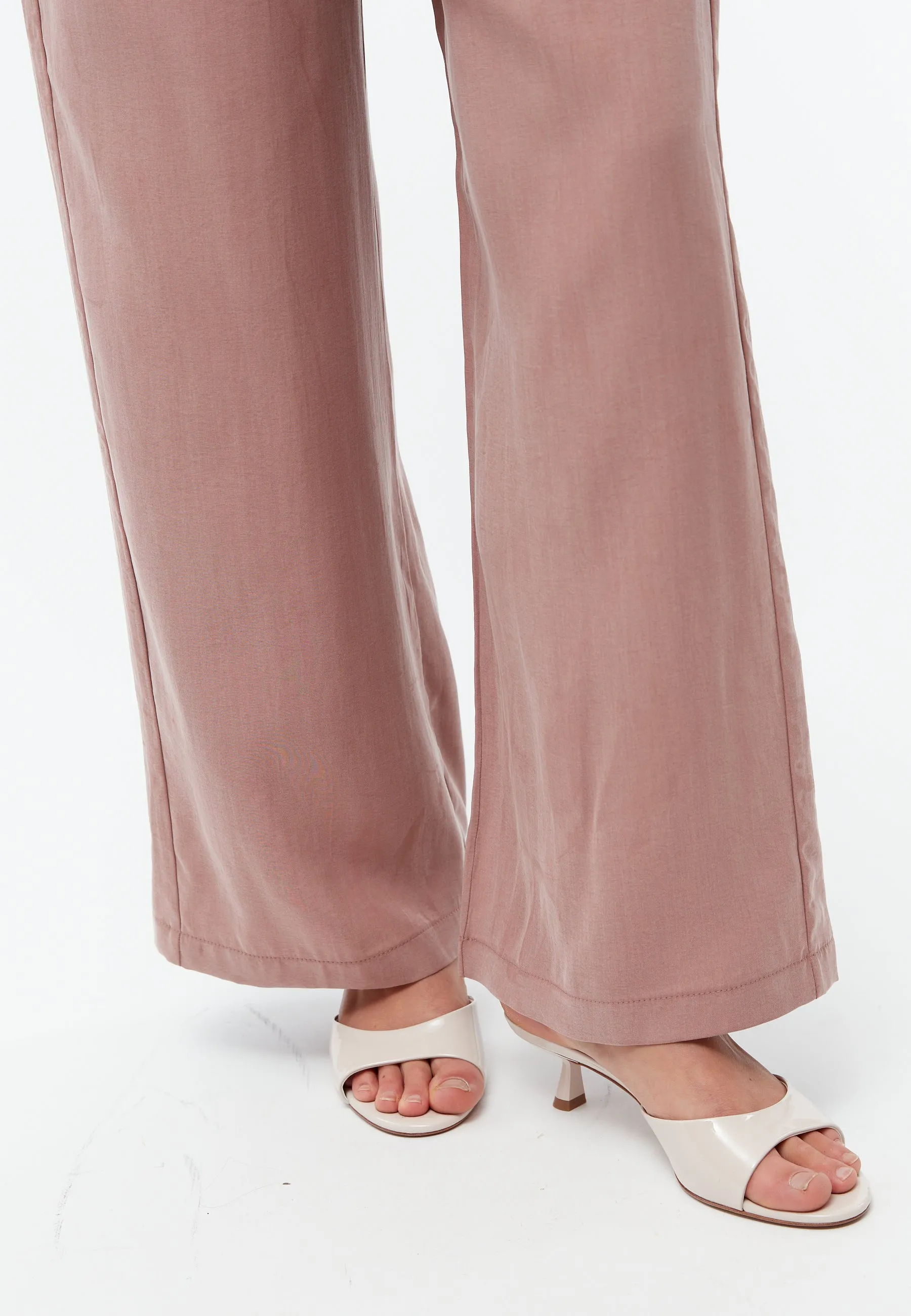 Trousers GBMARLA out of TENCEL™ with peach-effect Givn Berlin