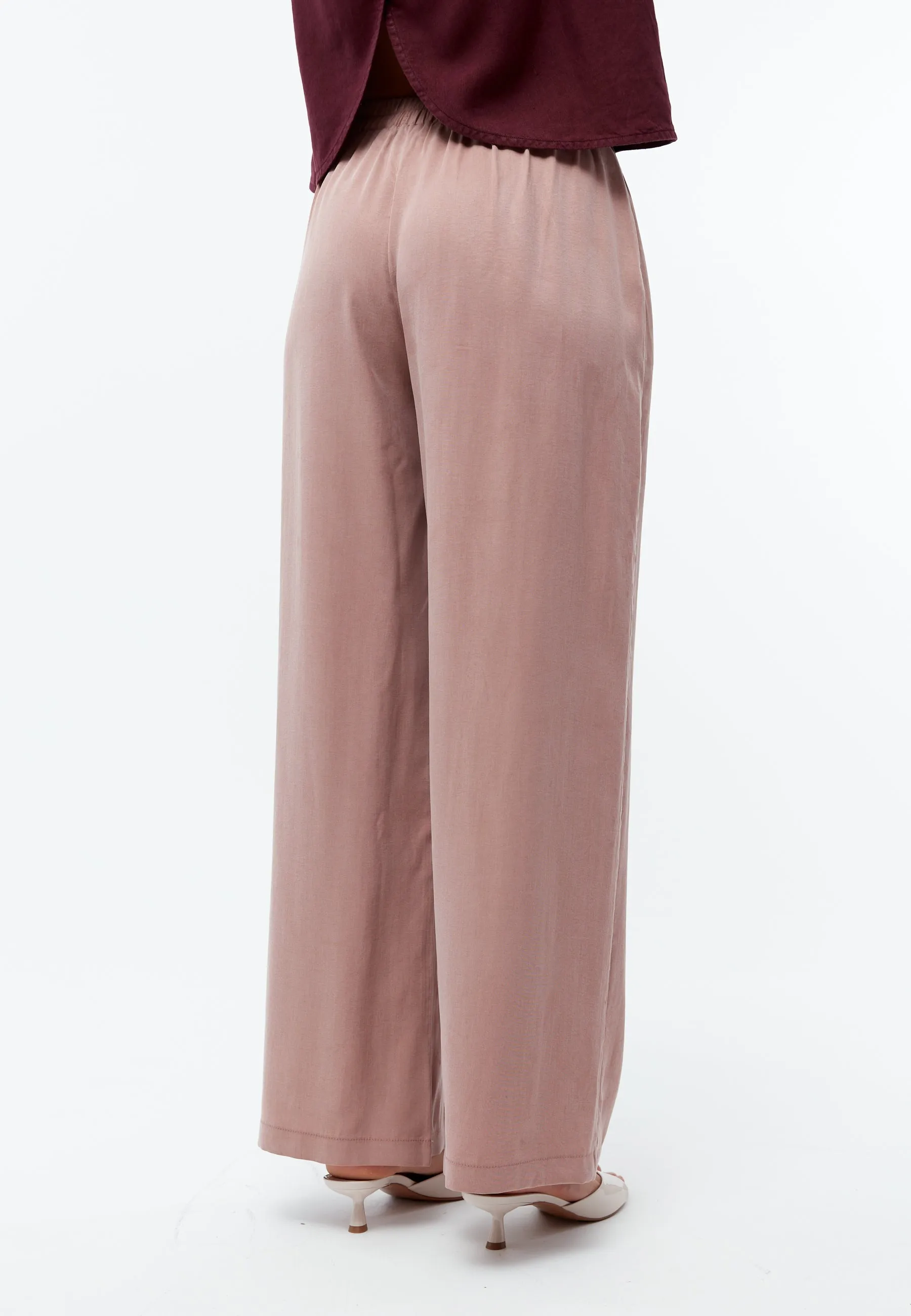 Trousers GBMARLA out of TENCEL™ with peach-effect Givn Berlin