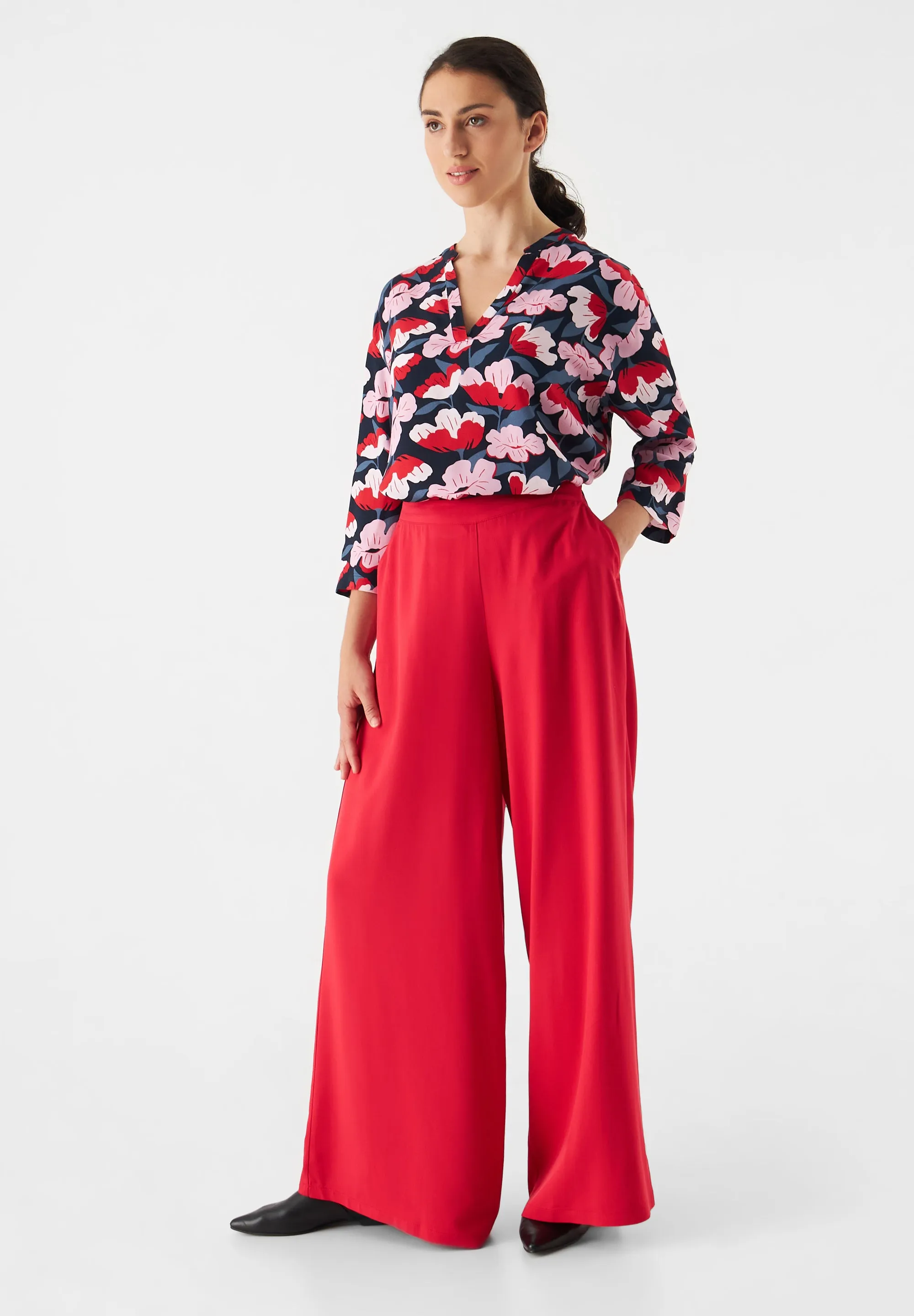 Tunic Blouse GBHARRIETTE Relaxed Fit From LENZING™ ECOVERO™ - Red / Pink (Flowers) Givn Berlin
